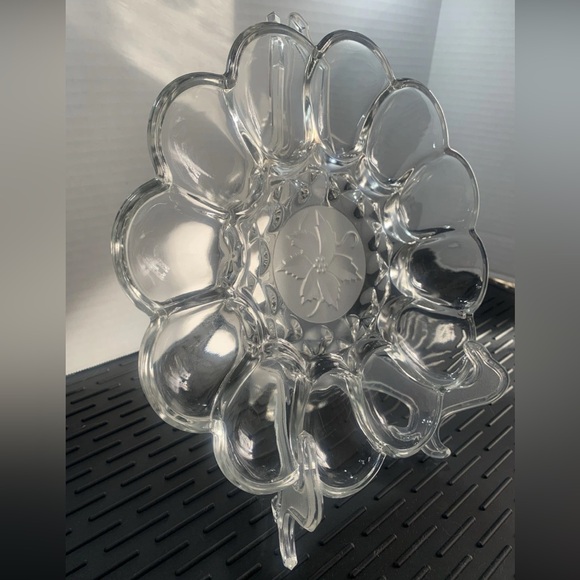 Vintage Princess House Fantasia Crystal deviled egg served w/ frosted poinsettia - Picture 2 of 7